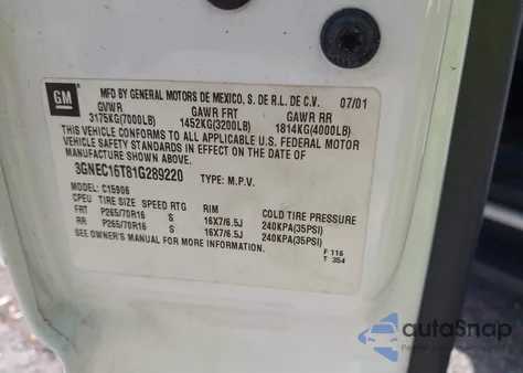 2001 Chevrolet Suburban 1500 Ls z USA, uszkodzony, nr VIN 3GNEC16T81G289220